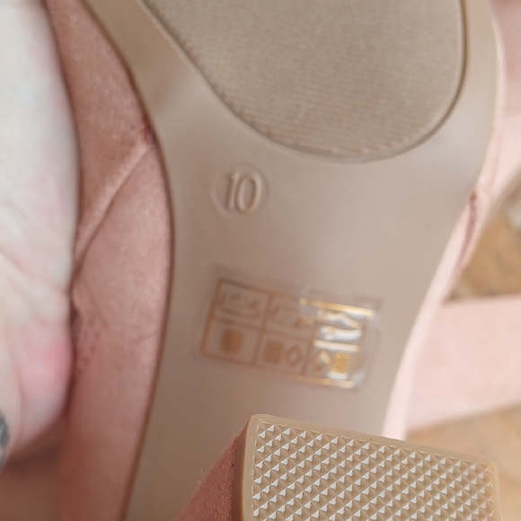 BNWOT Journee Collection Pink Heeled Boots Suede Still In Box - Picture 3 of 10